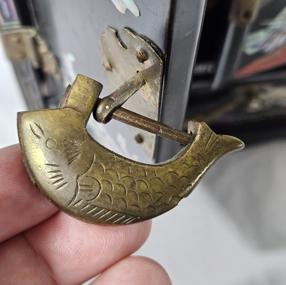 Vintage Asian Oriental Korean Black Lacquer MOP Mother of Peal Jewelry Box - Picture 9 of 13